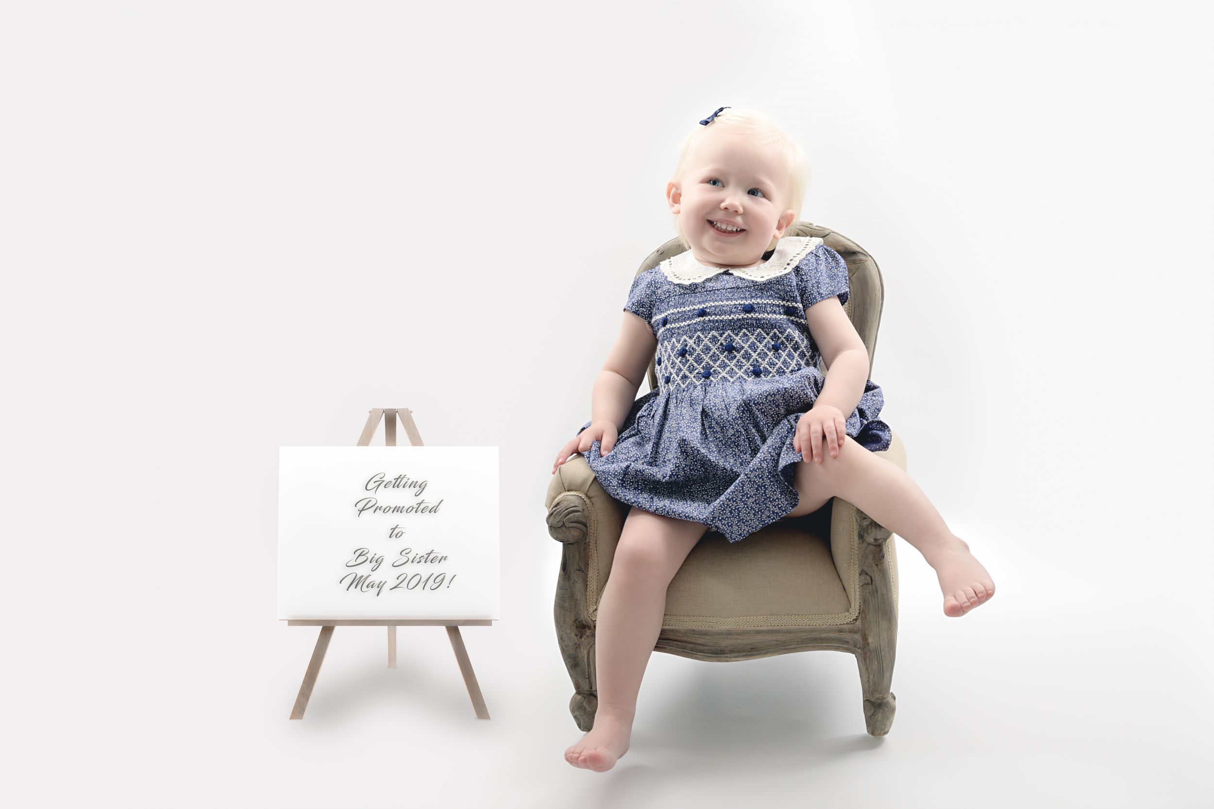gorgeous family maternity photoshoot in fleet, hampshire
