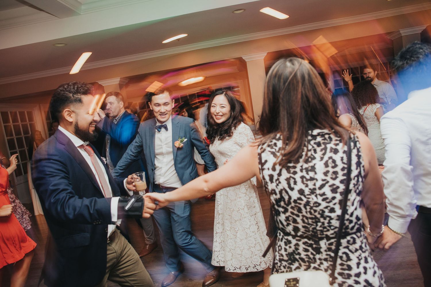 guests dancing at verandas manhattan beach