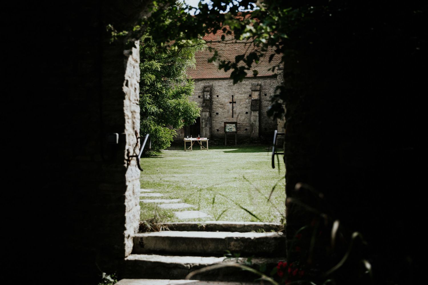 Tipi wedding in Somerset , Tithe Barn wedding in Pilton, wedding photographer in somerset