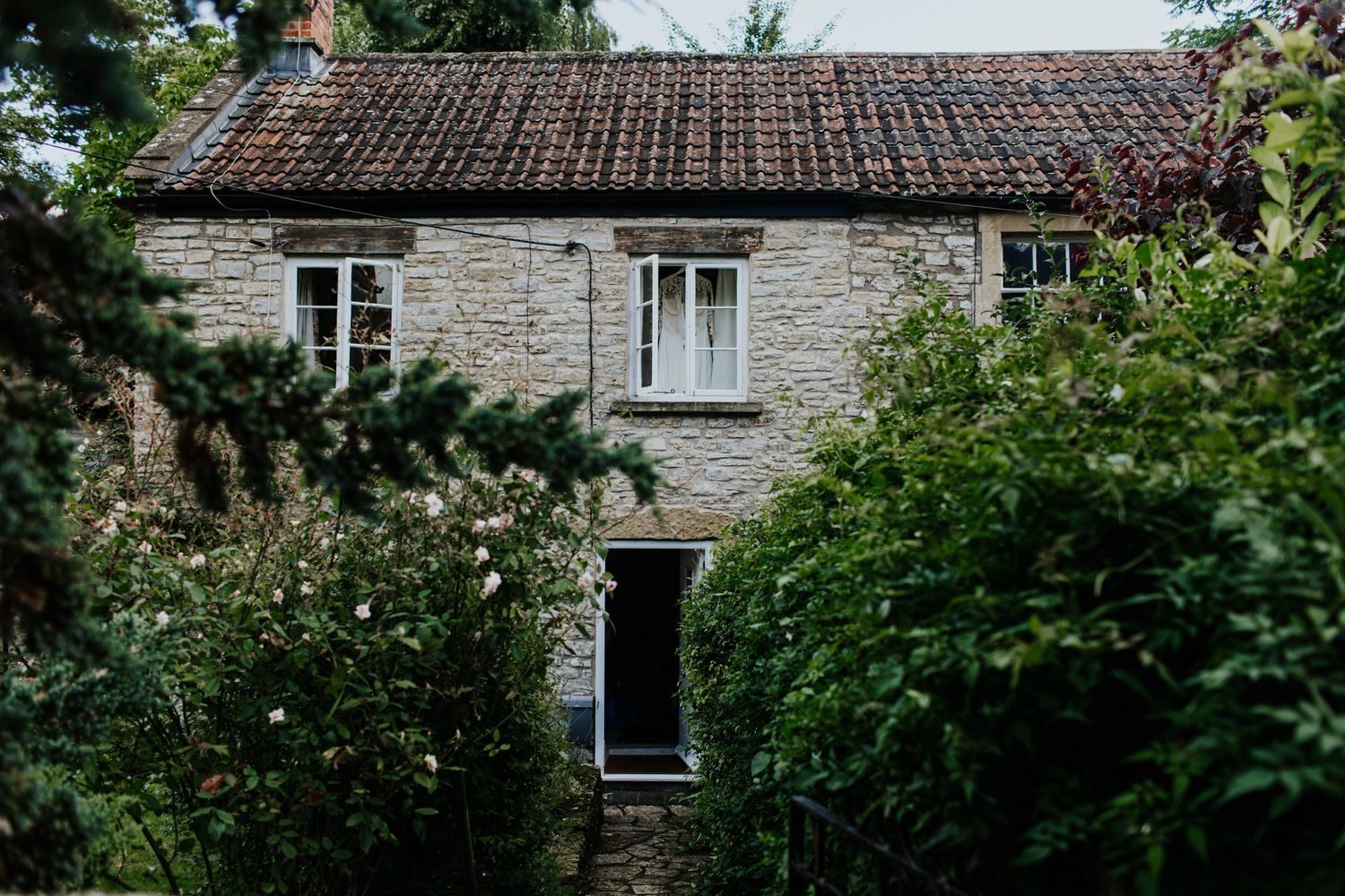 Tipi wedding in Somerset , Tithe Barn wedding in Pilton, wedding photographer in somerset