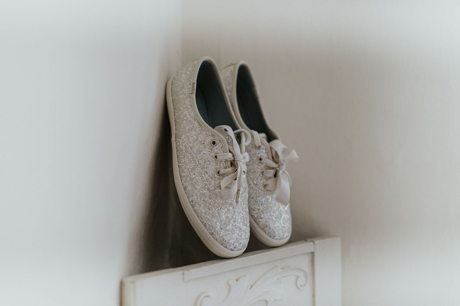 Tipi wedding in Somerset , Tithe Barn wedding in Pilton, wedding photographer in somerset