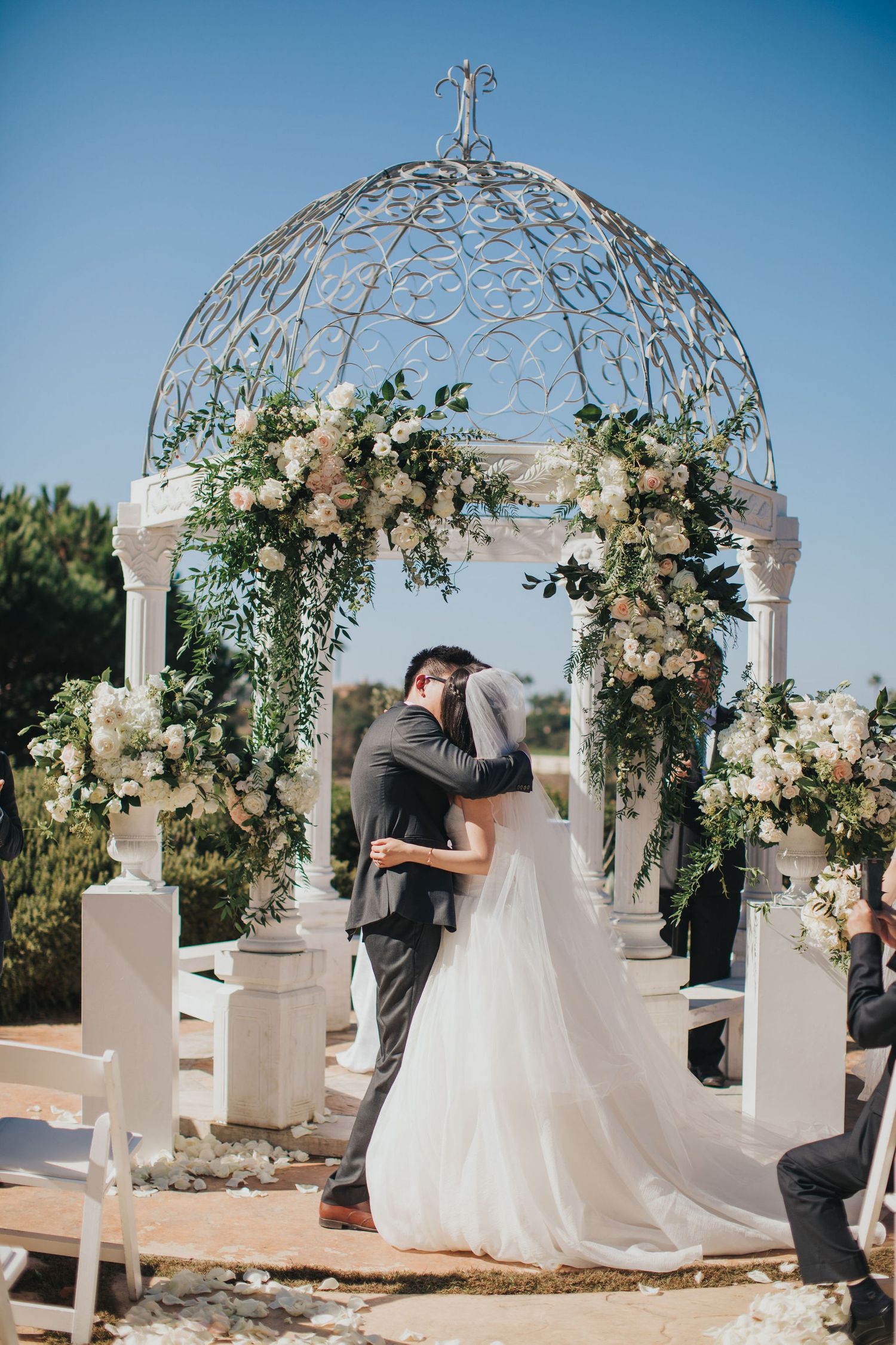 Wedding Kiss