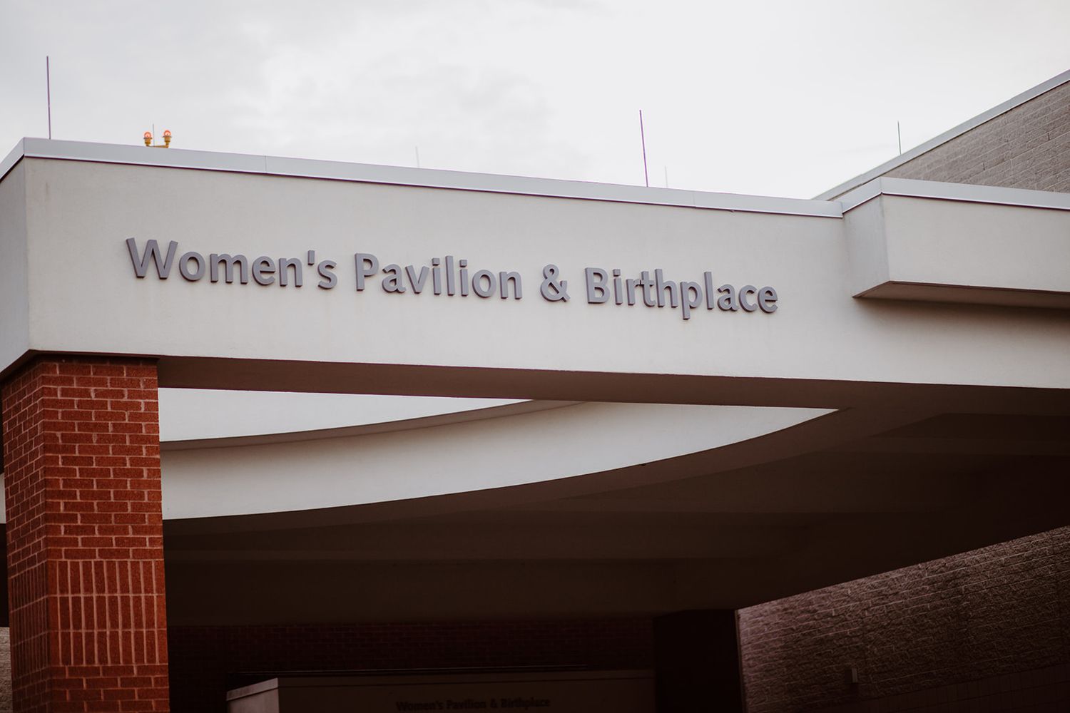 An image of the awning over the parking lot at WakeMed Cary Hospital.