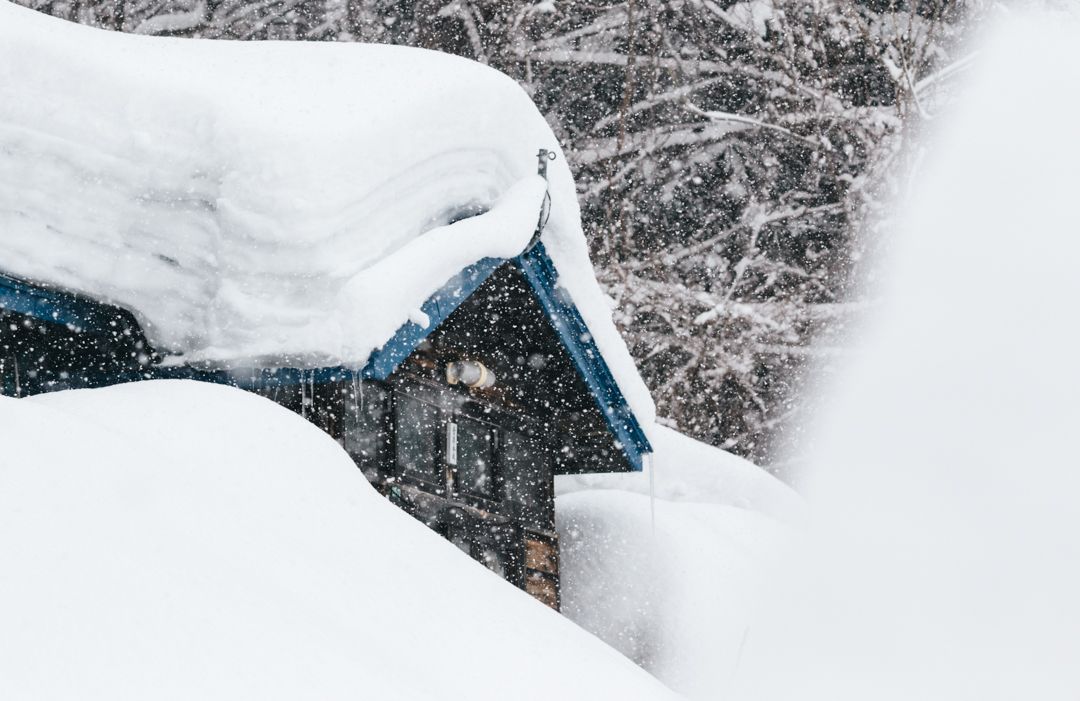 Record breaking snowfall in Hokkaido Japan, huge snow banks, burying a house in Japow