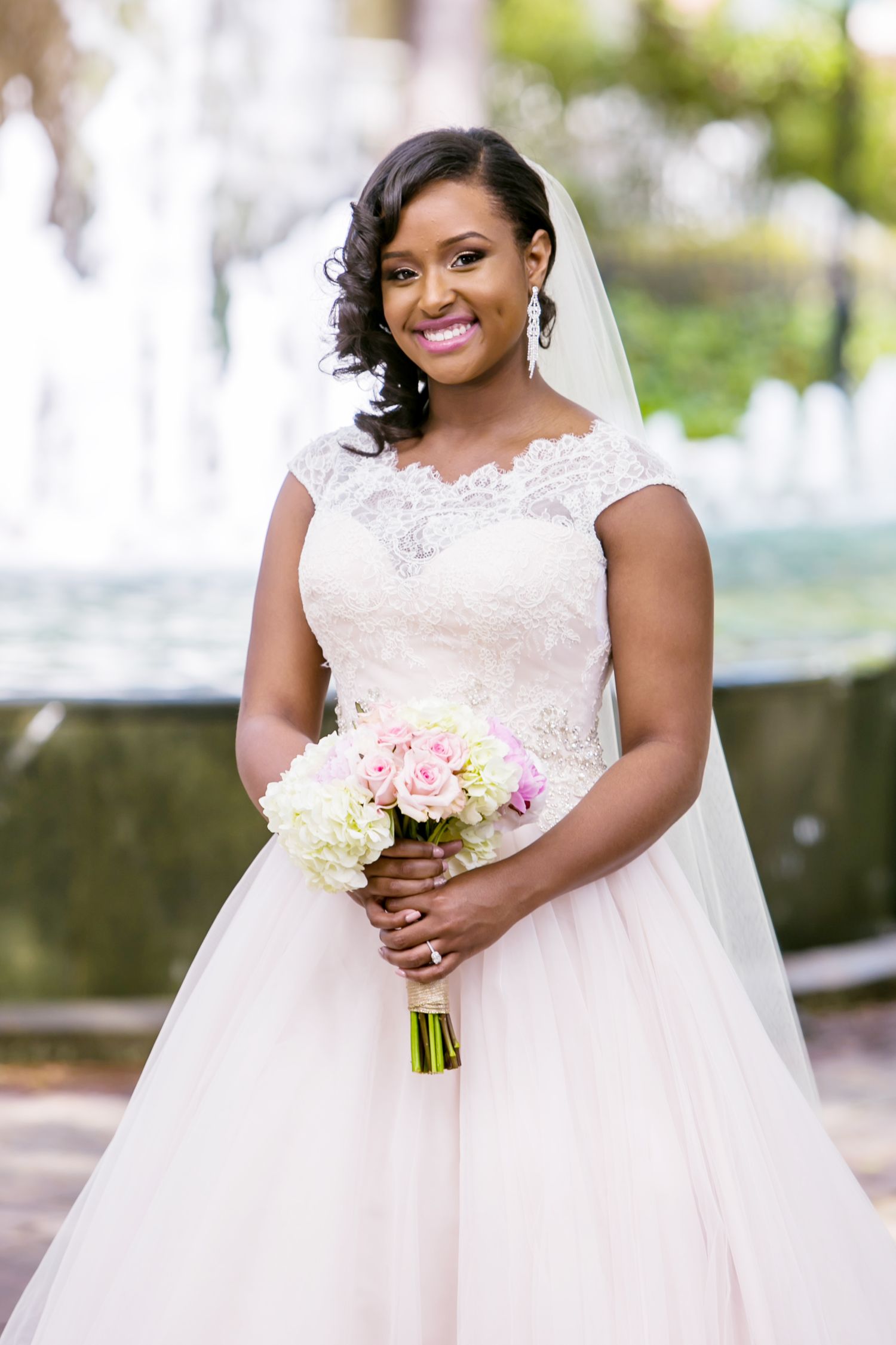 Bridal portrait at the Lace House and SC Governor's Mansion by Jeff Blake of Columbia Wedding Photos