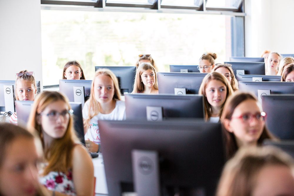 czechitas letni skola evka neuman evenue zeny do it