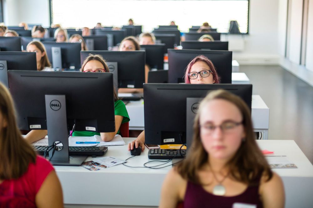 czechitas letni skola evka neuman evenue zeny do it