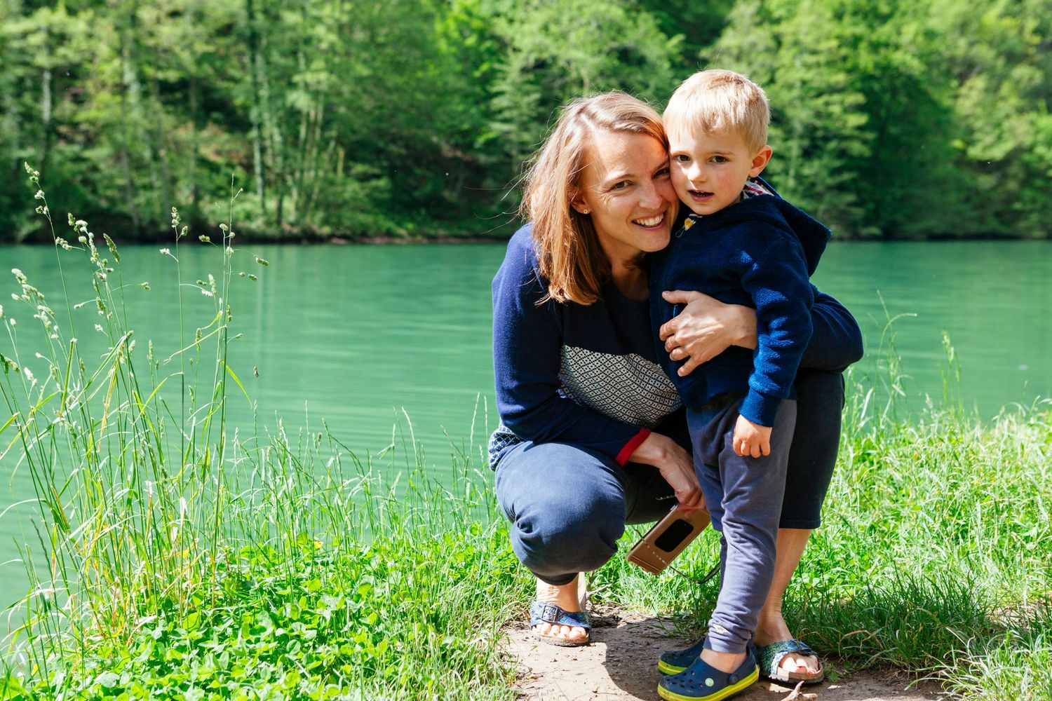 family portrait in Apuan Alps Tuscany by Tuscany wedding and family photographer Elizabeth Armitage