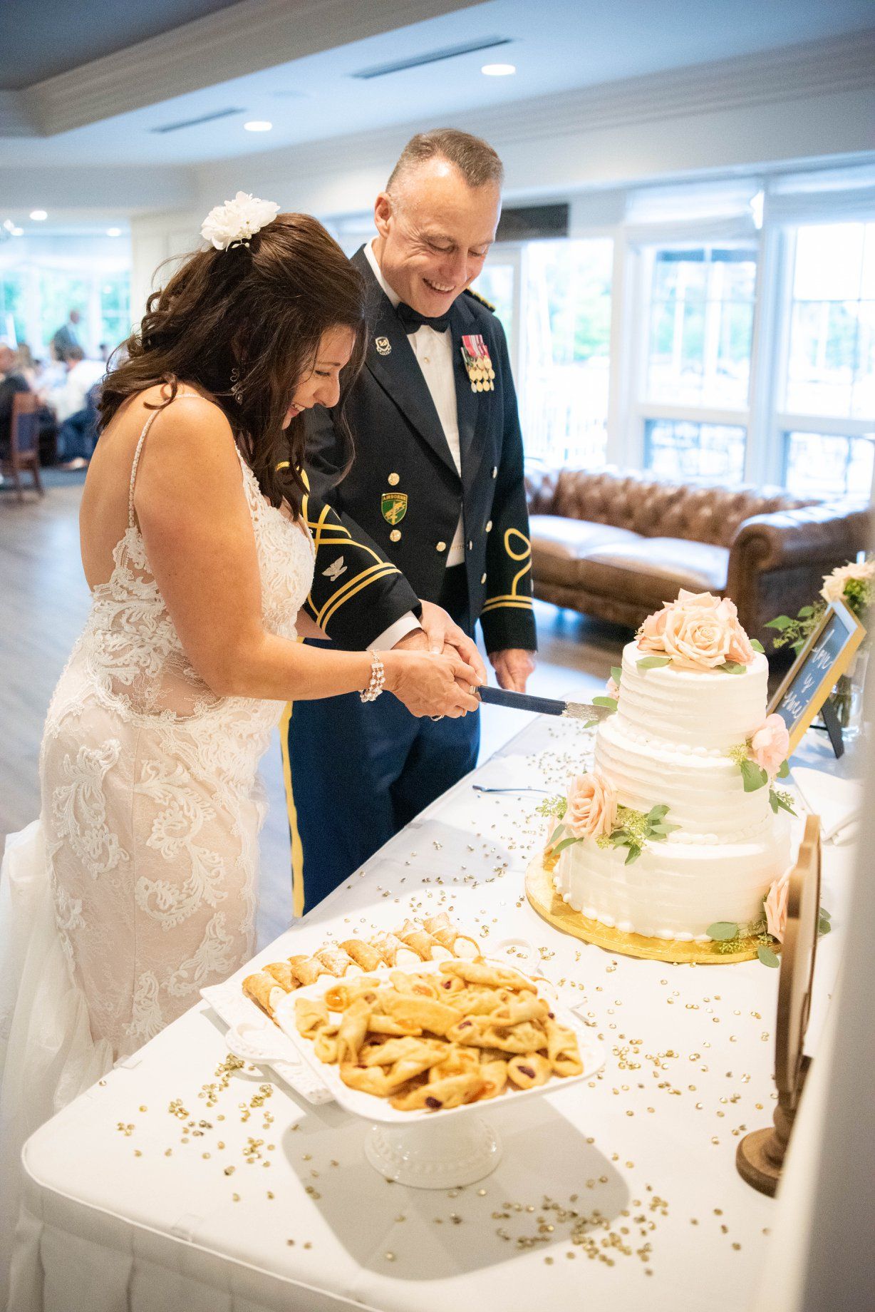 wedding cake cutting , Cleveland Yachting Club, Ohio
