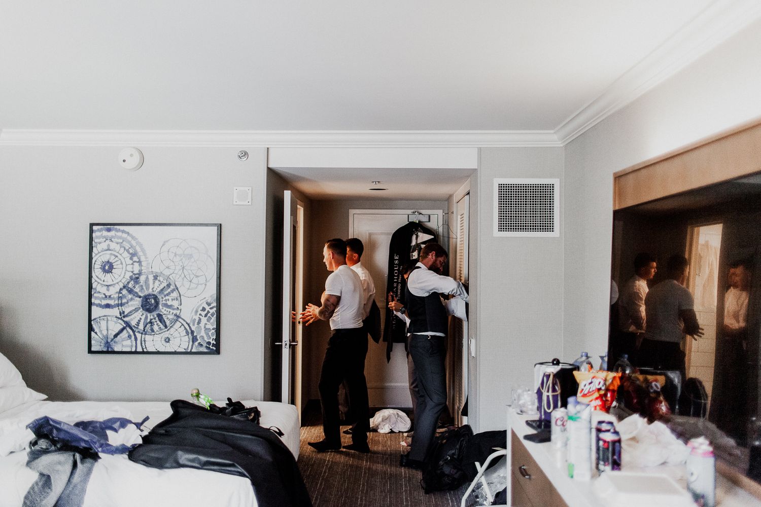 groomsmen getting ready at hyatt regency valencia