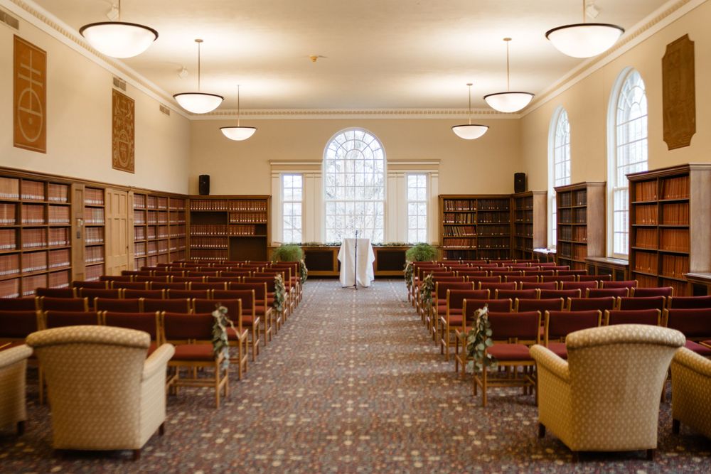 ceremony-location-cowles-library-desmoines-iowa-raelyn-ramey-photography