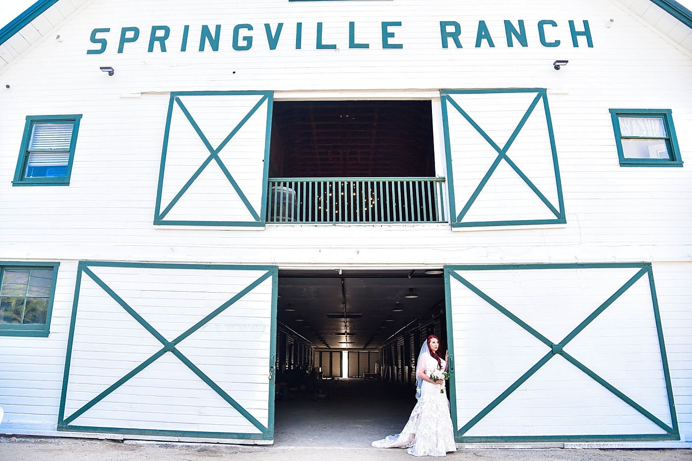 Springville Central Valley california barn wedding ceremony