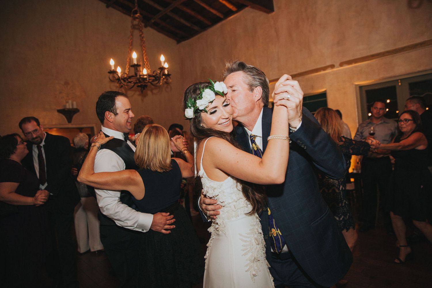 bride dancing with father at la venta inn