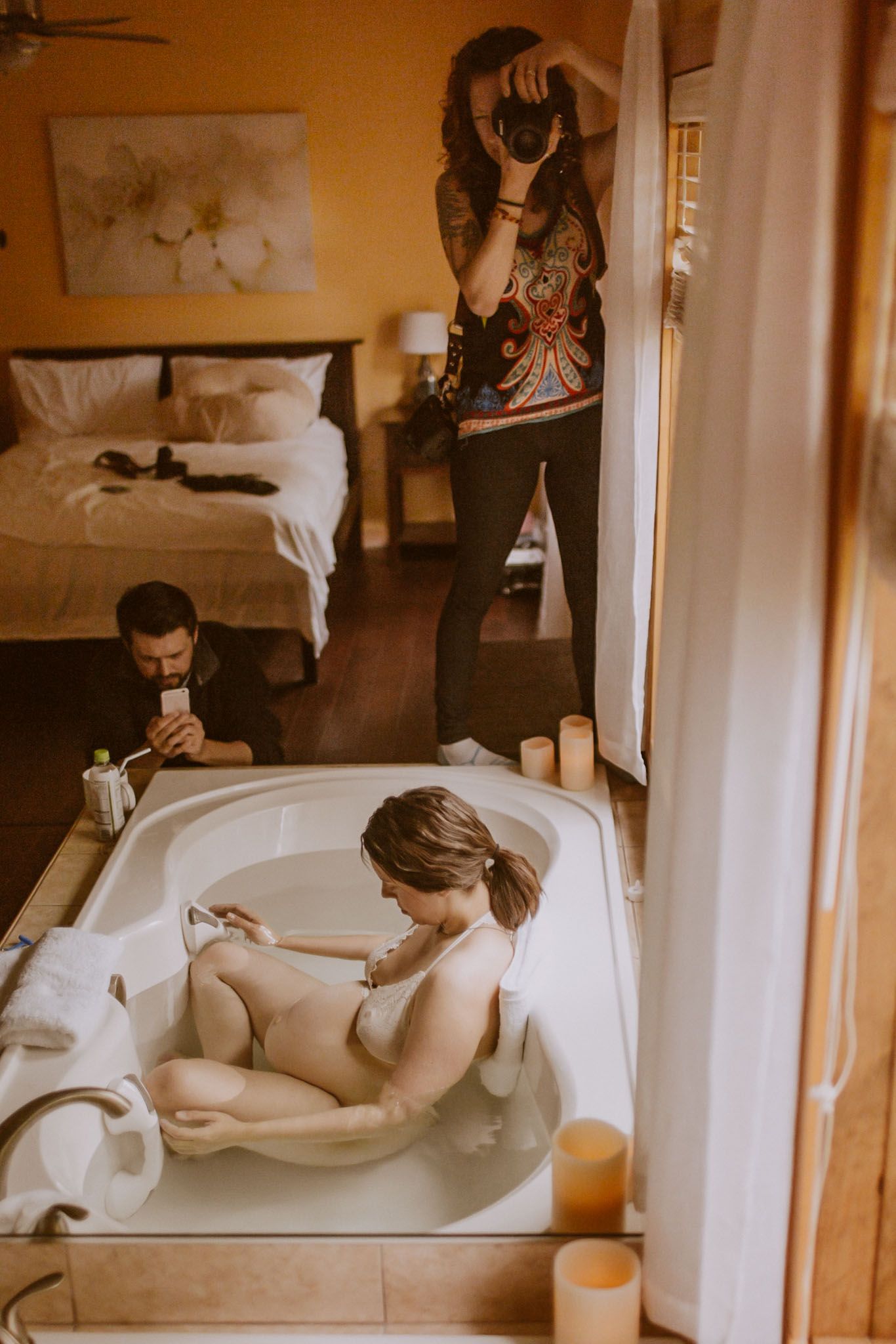 photographer documenting colorado home birth