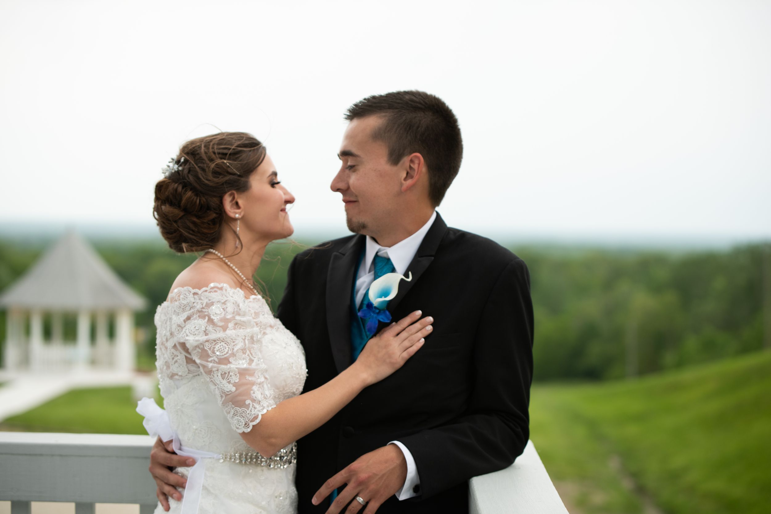 wedding couple, Skyview Lodge, Brunswick, Ohio