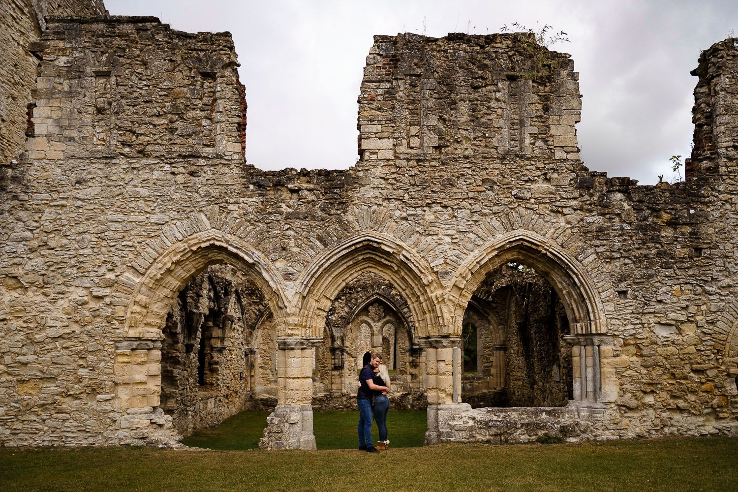 Netley Abbey couples pre-wedding shoot. Katherine and her Camera engagement photoshoot.
